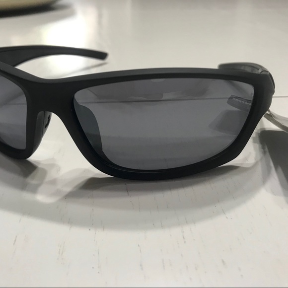 NWT Foster Grant Ironman sunglasses solid black - Picture 2 of 6